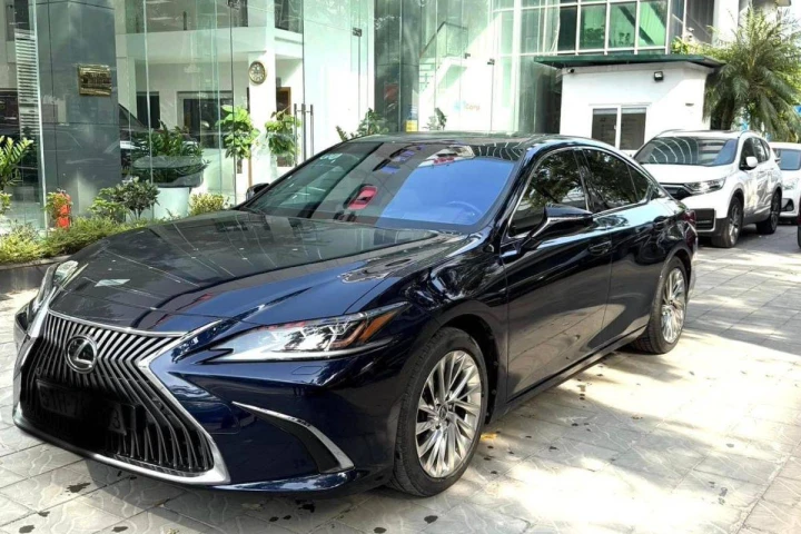 Lexus ES 2020