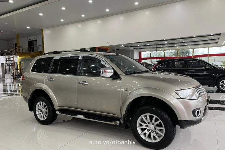 Mitsubishi Pajero 2014