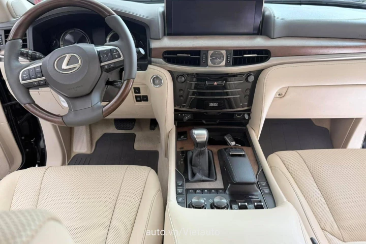 Lexus LX 2016