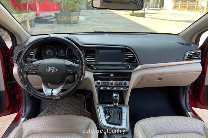 Hyundai Elantra 1.6 AT 2020