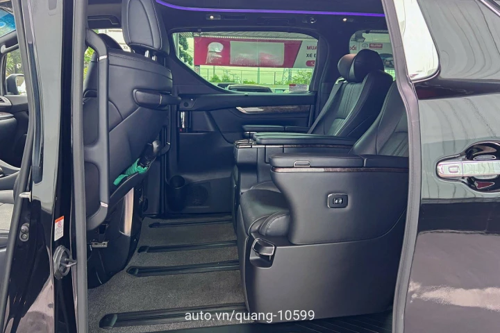 Toyota Alphard 2021