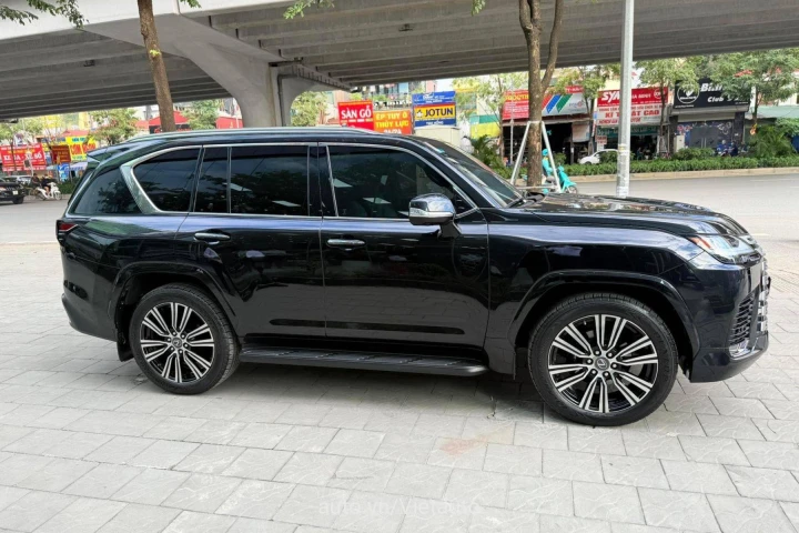 Lexus LX 2024