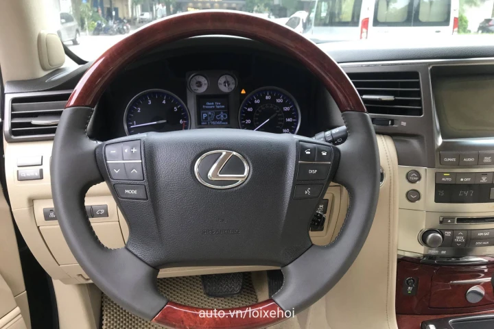 Lexus LX 2008