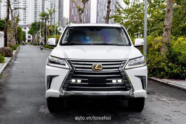 Lexus LX 2015