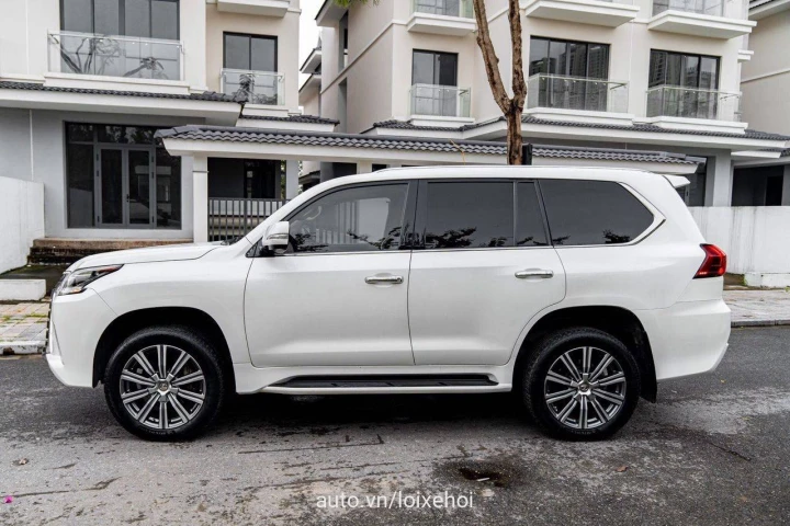 Lexus LX 2015