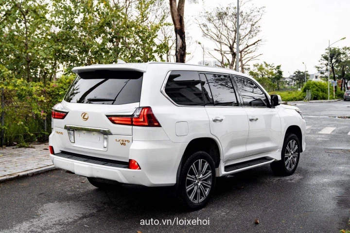 Lexus LX 2015