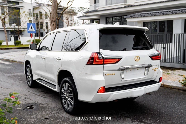 Lexus LX 2015