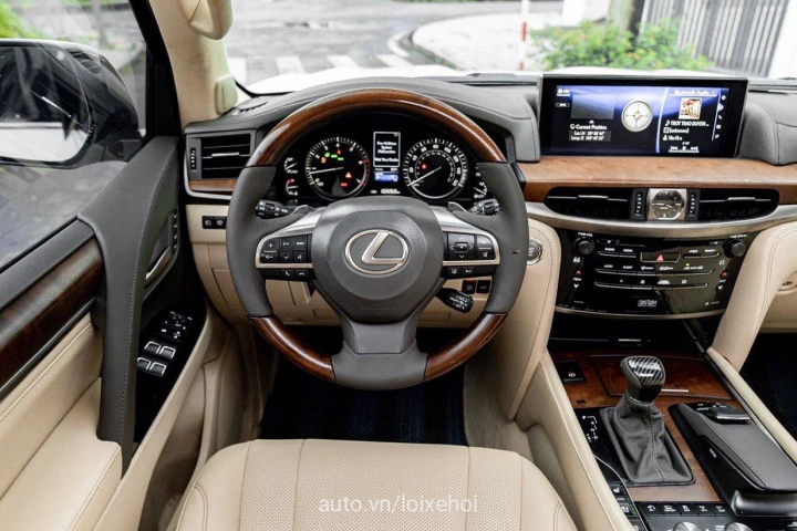 Lexus LX 2015