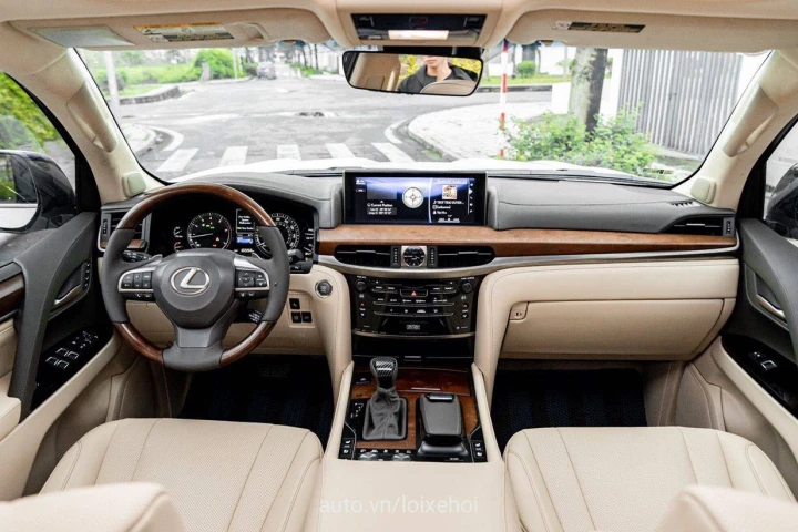 Lexus LX 2015