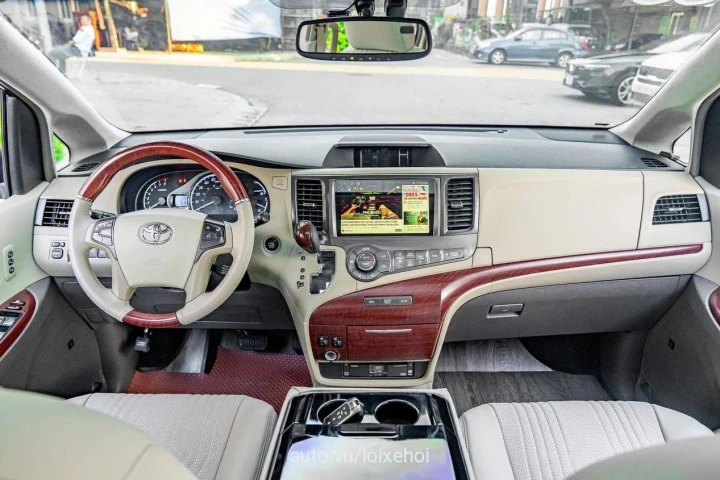 Toyota Sienna 2013