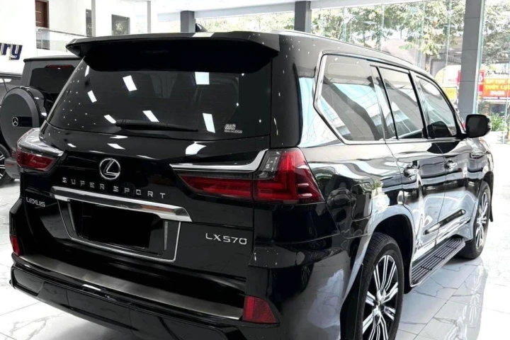 Lexus LX 2016