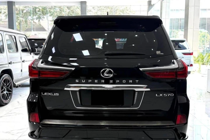 Lexus LX 2016