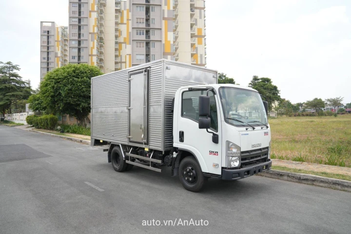 Isuzu Xe tải thùng 2024