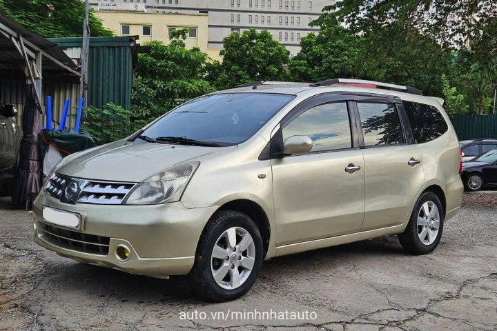 Nissan Livina 2010