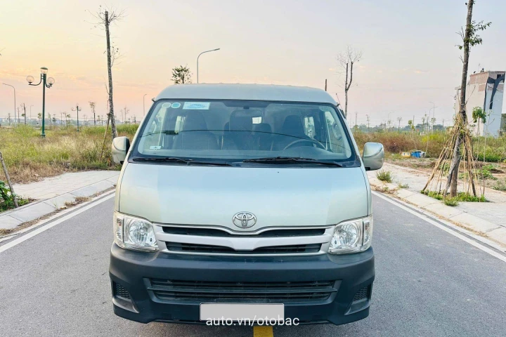 Toyota Hiace 2011