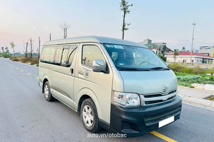 Toyota Hiace 2011