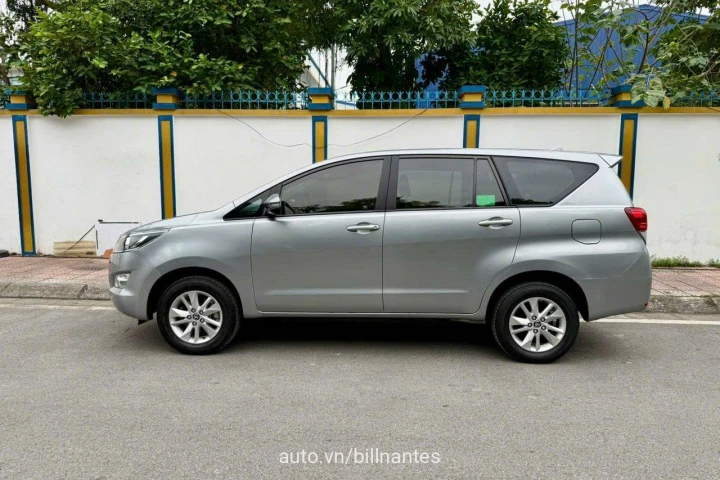 Toyota Innova 2020