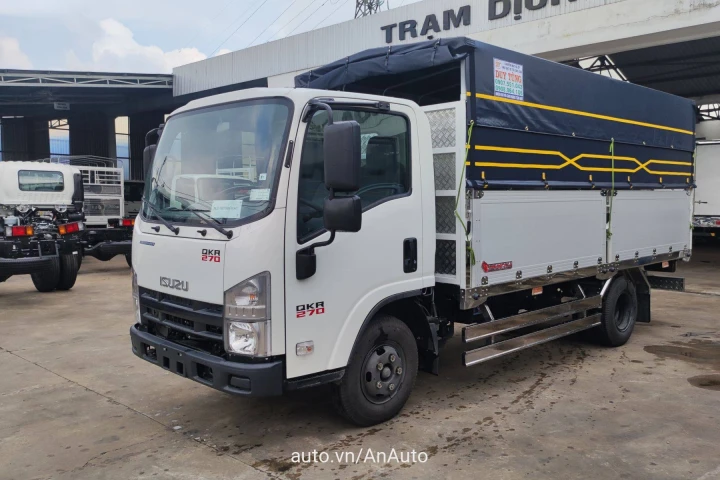 Isuzu Xe tải thùng 2024