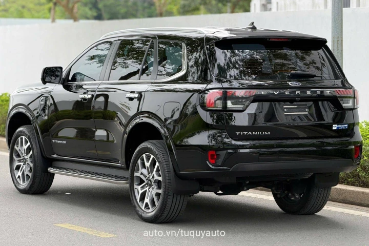 Ford Everest Titanium 2023