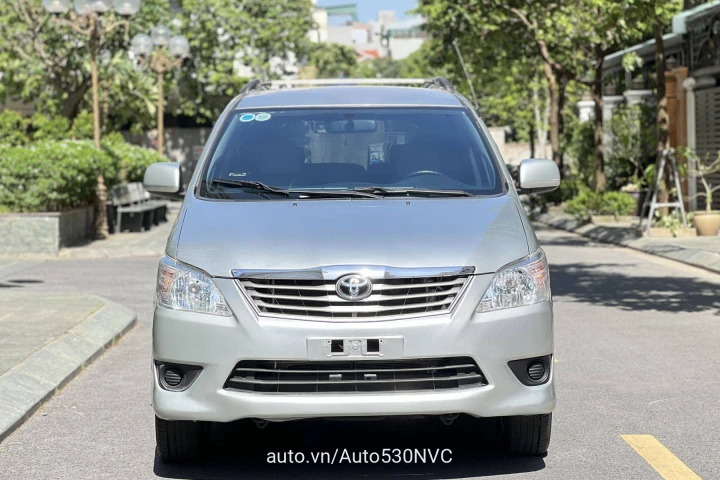 Toyota Innova 2014