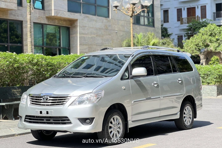 Toyota Innova 2014