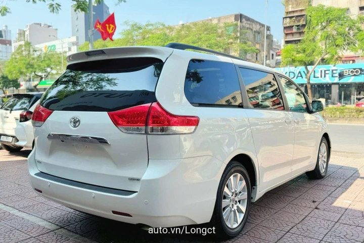 Toyota Sienna 2014