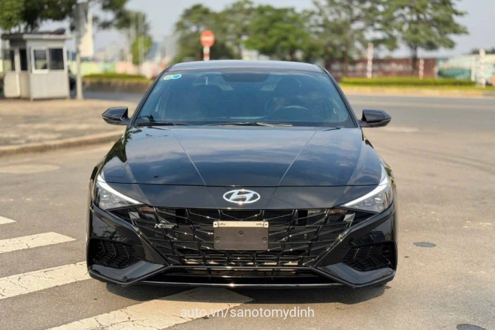 Hyundai Elantra 2023