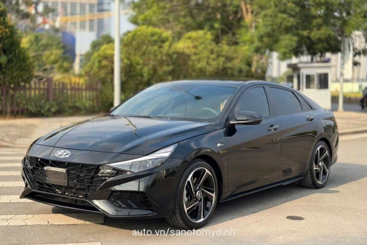 Hyundai Elantra 2023