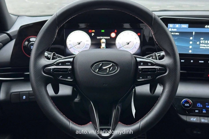 Hyundai Elantra 2023