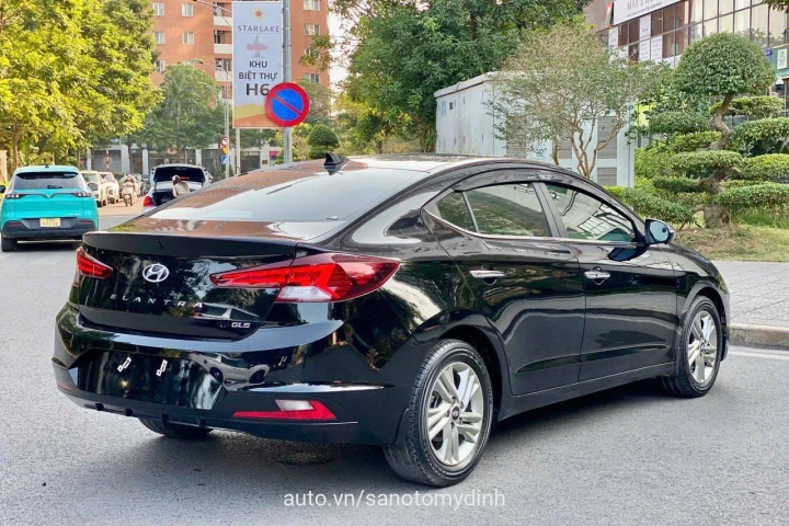 Hyundai Elantra 2021