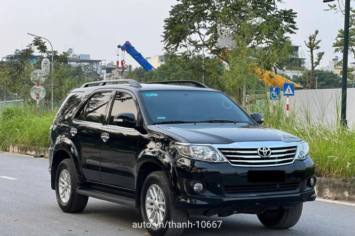 Toyota Fortuner 2013